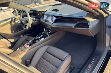 Купе Audi RS e-tron GT 2023 в 