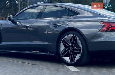 Купе Audi RS e-tron GT 2023 в 