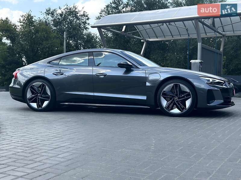 Купе Audi RS e-tron GT 2023 в Дніпрі