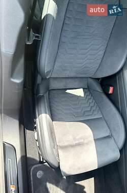 Купе Audi RS e-tron GT 2023 в 
