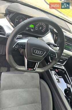 Купе Audi RS e-tron GT 2023 в 