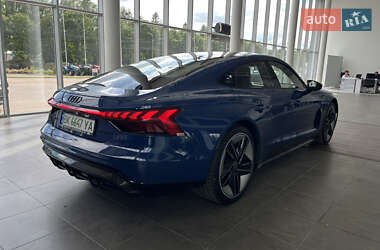 Купе Audi RS e-tron GT 2023 в 