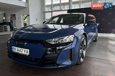 Купе Audi RS e-tron GT 2023 в 