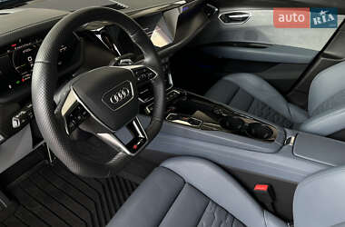 Купе Audi RS e-tron GT 2023 в 