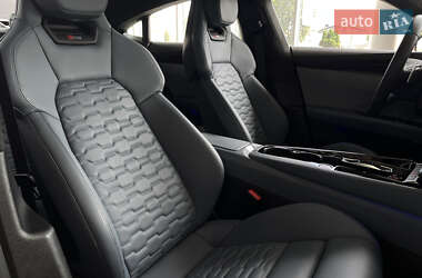 Купе Audi RS e-tron GT 2023 в 