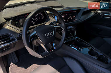 Купе Audi RS e-tron GT 2022 в 