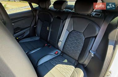 Купе Audi RS e-tron GT 2022 в 