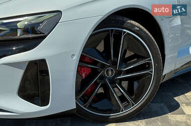 Купе Audi RS e-tron GT 2022 в 