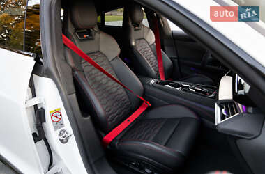 Купе Audi RS e-tron GT 2021 в 