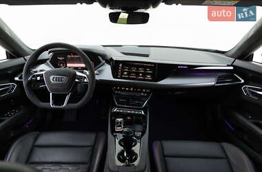 Купе Audi RS e-tron GT 2021 в 