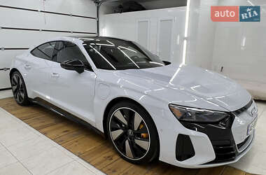 Купе Audi RS e-tron GT 2022 в 