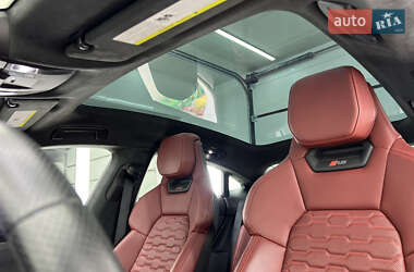 Купе Audi RS e-tron GT 2022 в 