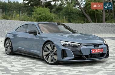 Купе Audi RS e-tron GT 2021 в 
