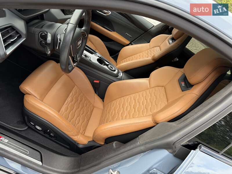 Купе Audi RS e-tron GT 2021 в 