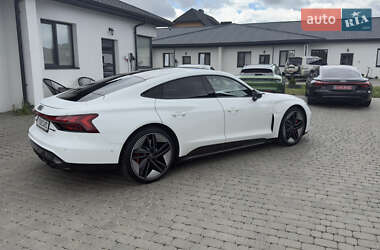 Купе Audi RS e-tron GT 2021 в 