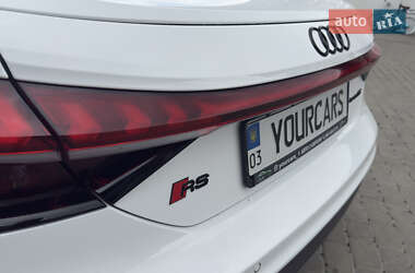 Купе Audi RS e-tron GT 2021 в 