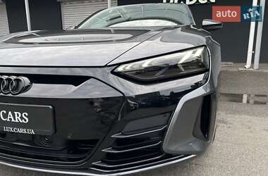 Купе Audi RS e-tron GT 2022 в 