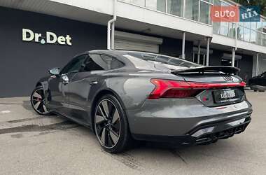 Купе Audi RS e-tron GT 2022 в 