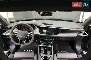 Купе Audi RS e-tron GT 2022 в 