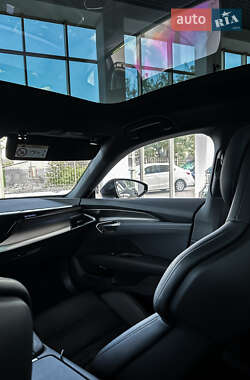 Купе Audi RS e-tron GT 2023 в 