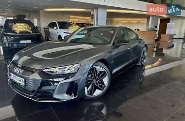 Купе Audi RS e-tron GT 2023 в 