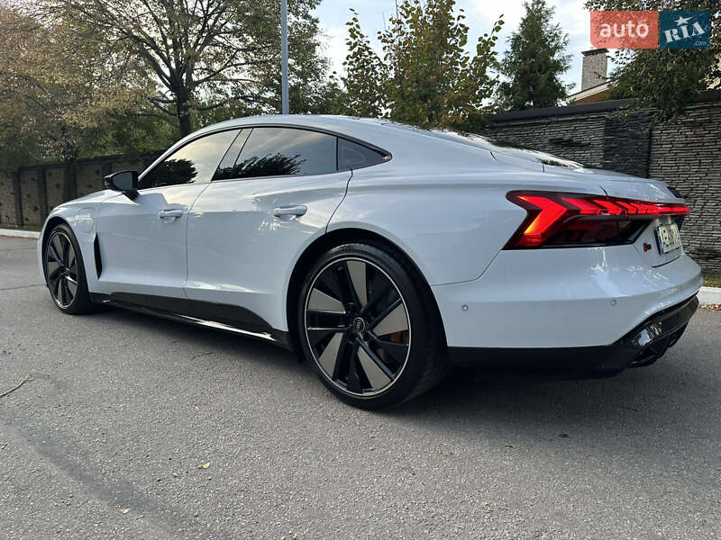 Купе Audi RS e-tron GT 2022 в Дніпрі