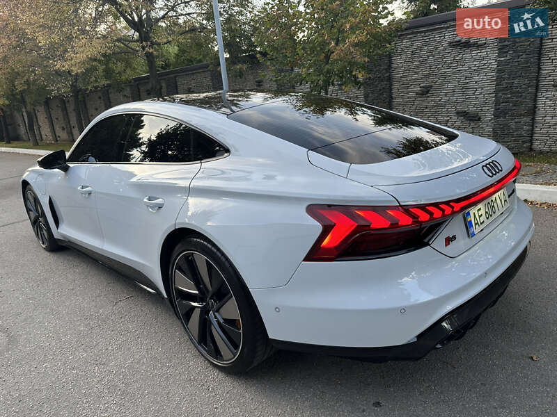 Купе Audi RS e-tron GT 2022 в Дніпрі