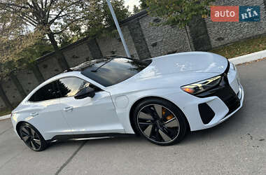 Купе Audi RS e-tron GT 2022 в 
