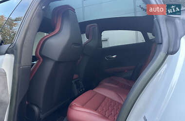 Купе Audi RS e-tron GT 2022 в 