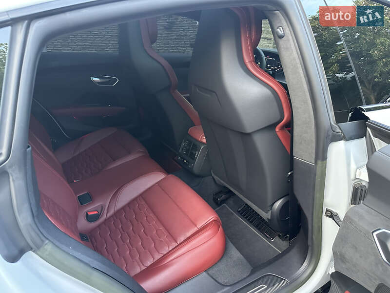 Купе Audi RS e-tron GT 2022 в Дніпрі