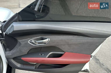 Купе Audi RS e-tron GT 2022 в 