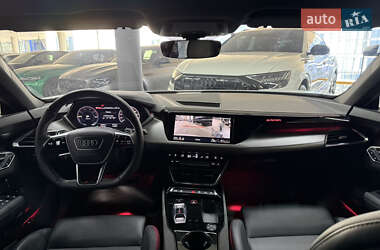 Купе Audi RS e-tron GT 2022 в 