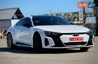 Купе Audi RS e-tron GT 2024 в 