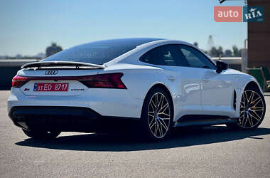 Купе Audi RS e-tron GT 2024 в 
