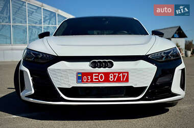 Купе Audi RS e-tron GT 2024 в 