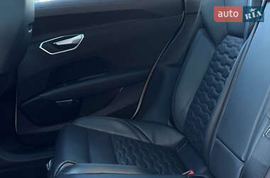 Купе Audi RS e-tron GT 2024 в 