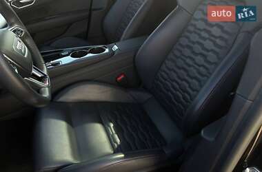 Купе Audi RS e-tron GT 2023 в 
