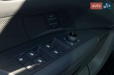 Купе Audi RS e-tron GT 2023 в 