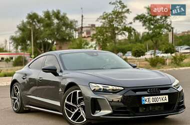 Купе Audi RS e-tron GT 2022 в 