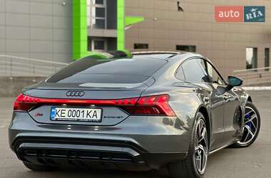 Купе Audi RS e-tron GT 2022 в 