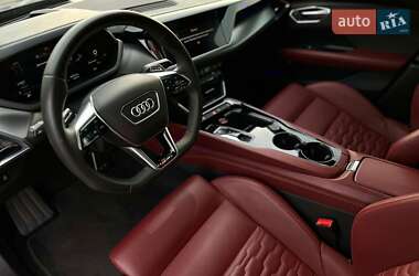 Купе Audi RS e-tron GT 2022 в 