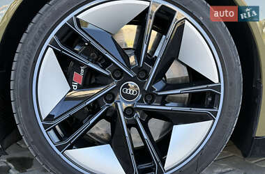 Купе Audi RS e-tron GT 2021 в 