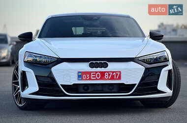 Купе Audi RS e-tron GT 2024 в 