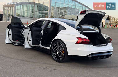 Купе Audi RS e-tron GT 2024 в 