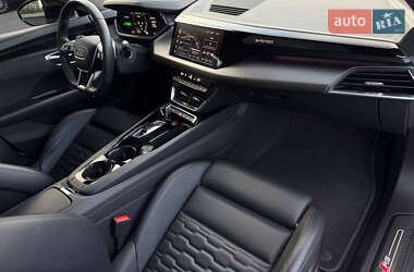 Купе Audi RS e-tron GT 2024 в 