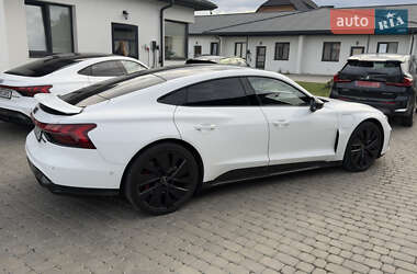 Купе Audi RS e-tron GT 2021 в 