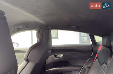 Купе Audi RS e-tron GT 2021 в 