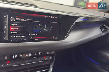 Купе Audi RS e-tron GT 2021 в 