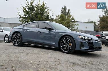 Купе Audi RS e-tron GT 2024 в 
