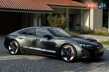 Купе Audi RS e-tron GT 2022 в 